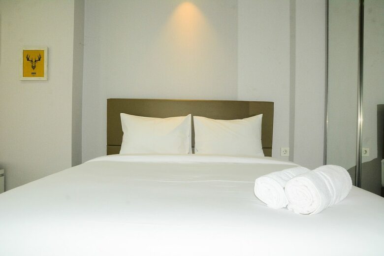 Mahogany Suites Studio Room The Oasis Apartment Cikarang