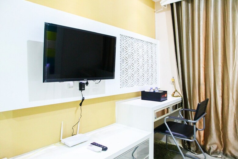 Enjoy Studio Room The Oasis Apartment At Lippo Cikarang
