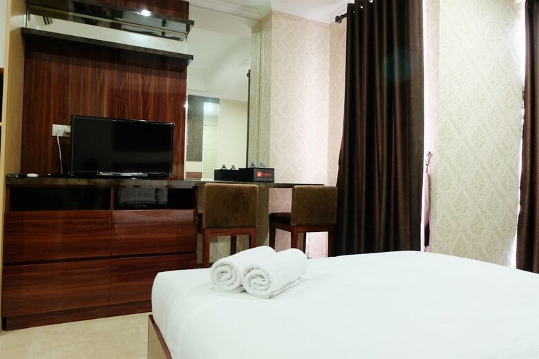 Modern Chic Studio Menteng Park Apartment