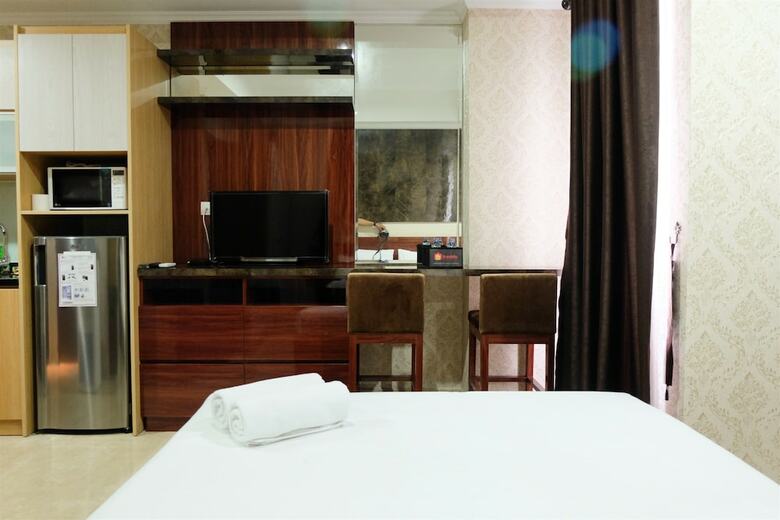 Modern Chic Studio Menteng Park Apartment
