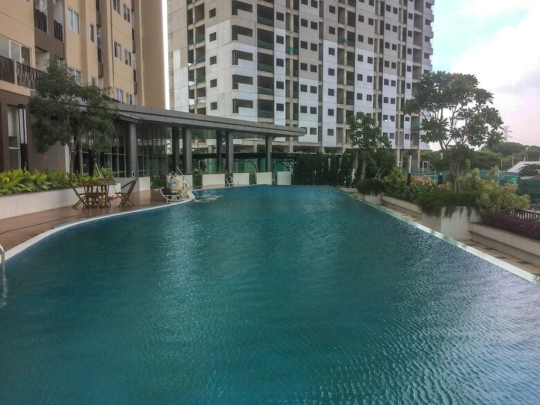 Square Super Studio At The Oasis Apartment