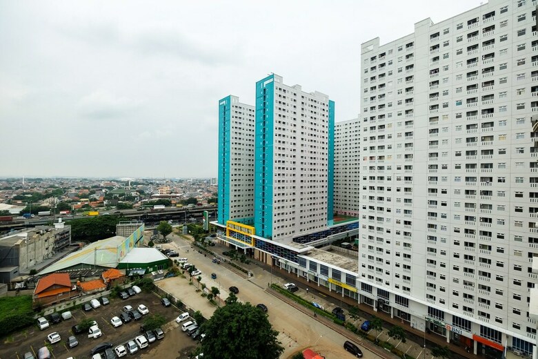 Studio City View Green Pramuka City Apartment