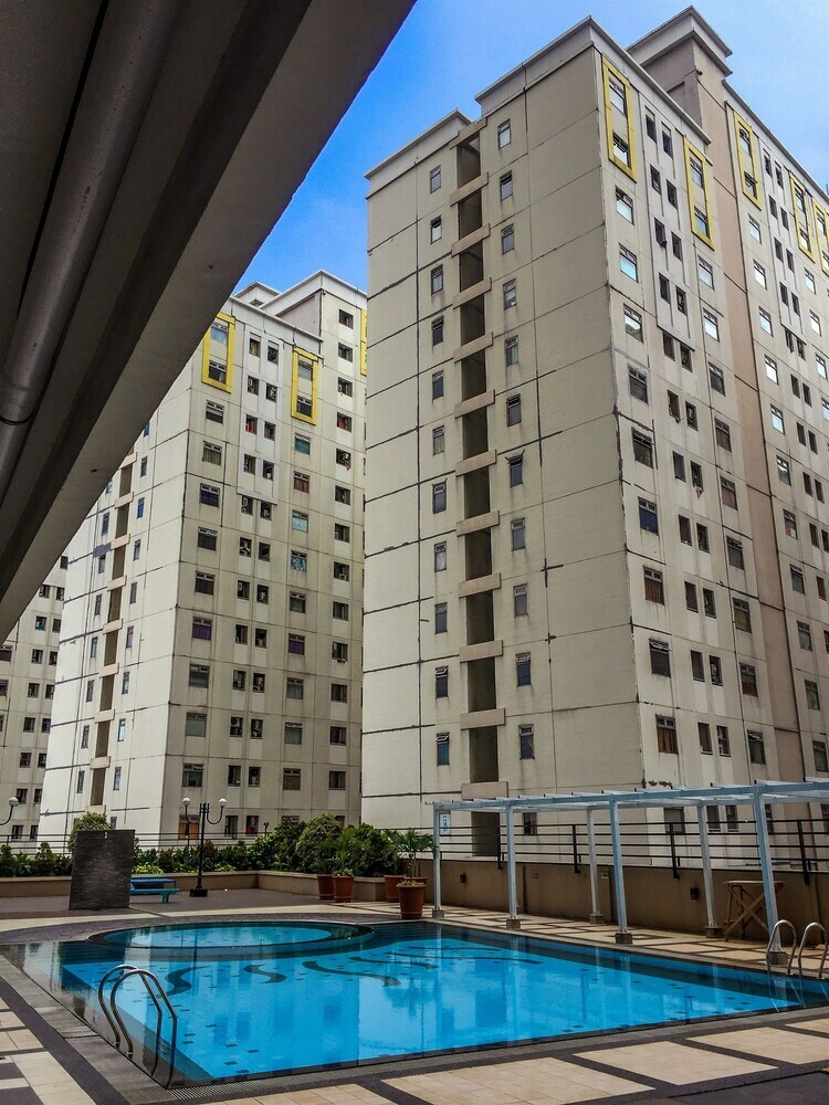 2br Grand Emerald Apartment