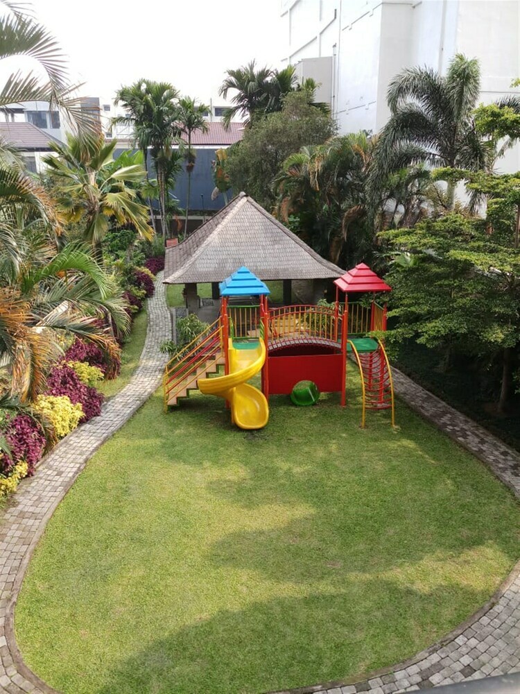 Antique 3br At Grand Setiabudi Apartment