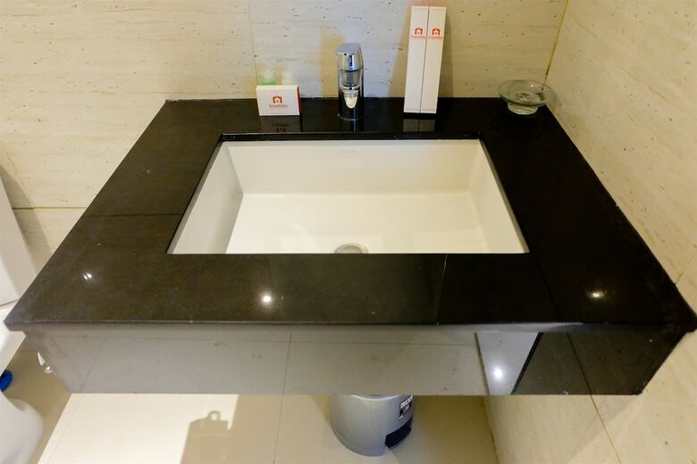 Chic 1br Brooklyn Apartment Near Ikea Alam Sutera