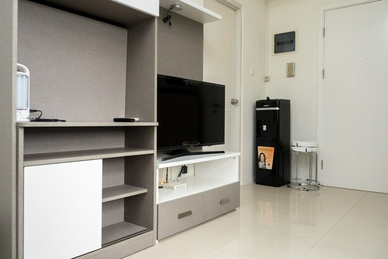 Modern 2br Apartment At Parahyangan Residence
