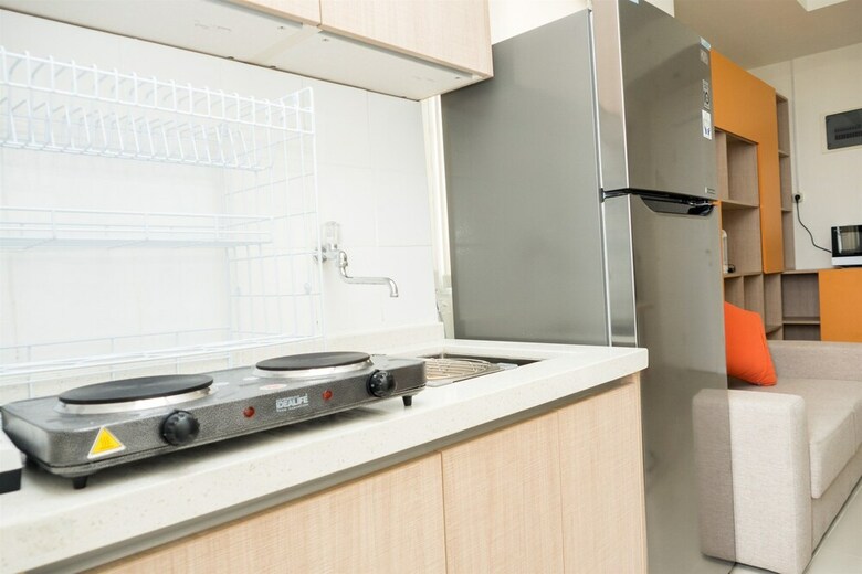Elegant 2br Apartment At Parahyangan Residence