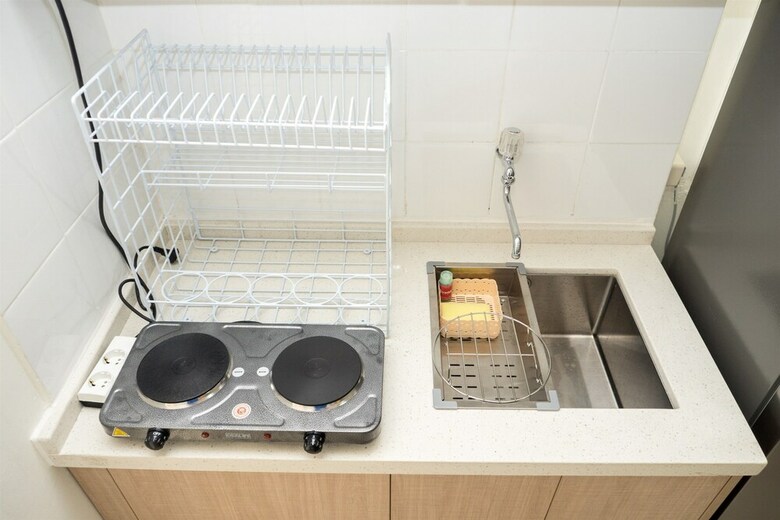 Elegant 2br Apartment At Parahyangan Residence