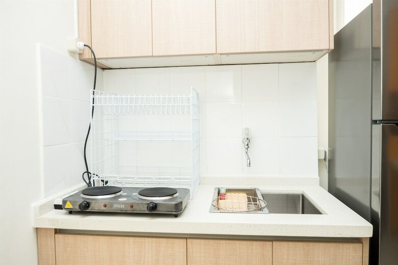 Elegant 2br Apartment At Parahyangan Residence