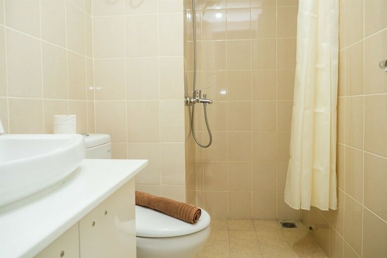 Elegant 2br Apartment At Parahyangan Residence