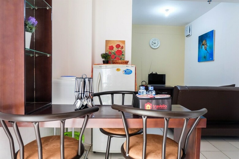 Simply Minimalist 2br Pancoran Riverside Apartment