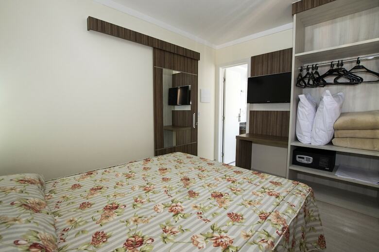 Aparthotel Lacqua II Via Lacqua Reservas