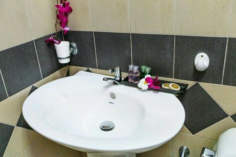Meewaya Hotel