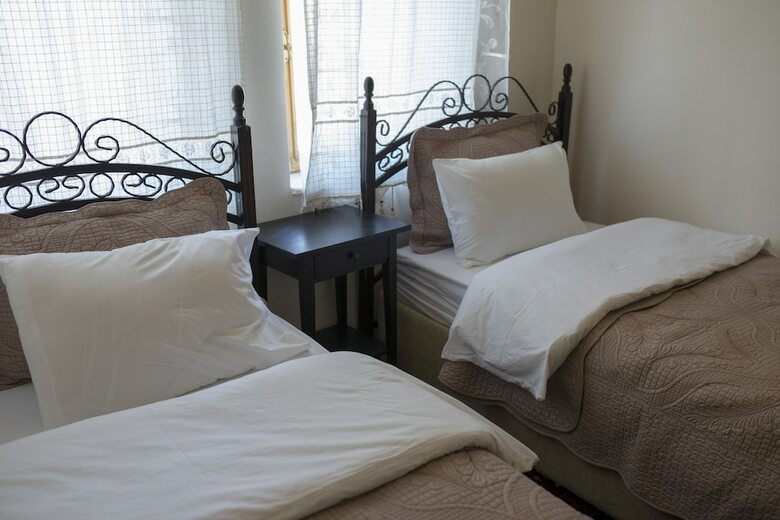 Hostal Kamelya Cave Hostel - Adults Only