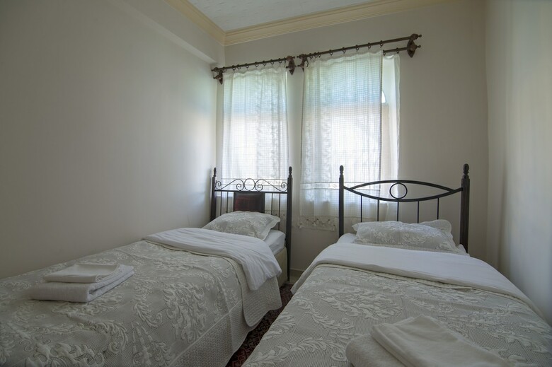 Hostal Kamelya Cave Hostel - Adults Only