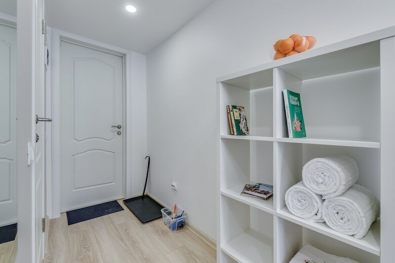Tomi Apartments