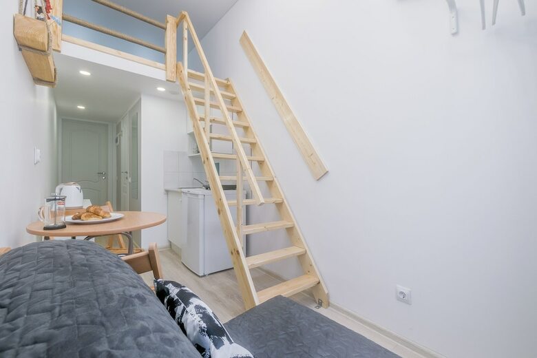 Tomi Apartments