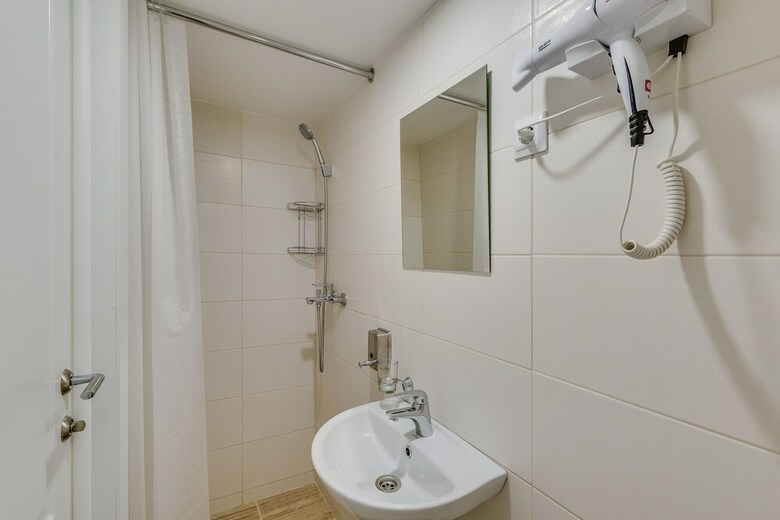 Tomi Apartments