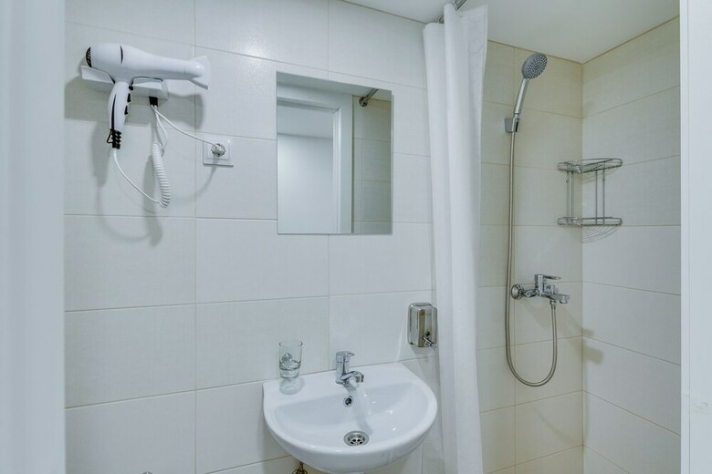 Tomi Apartments