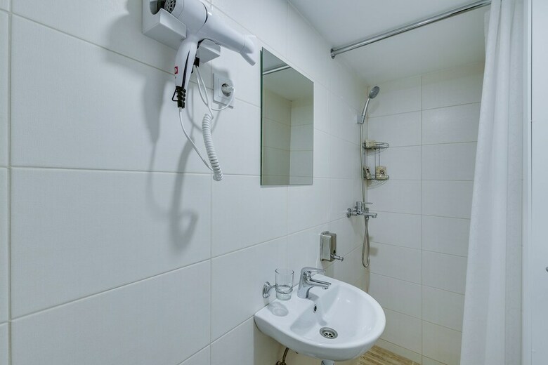 Tomi Apartments