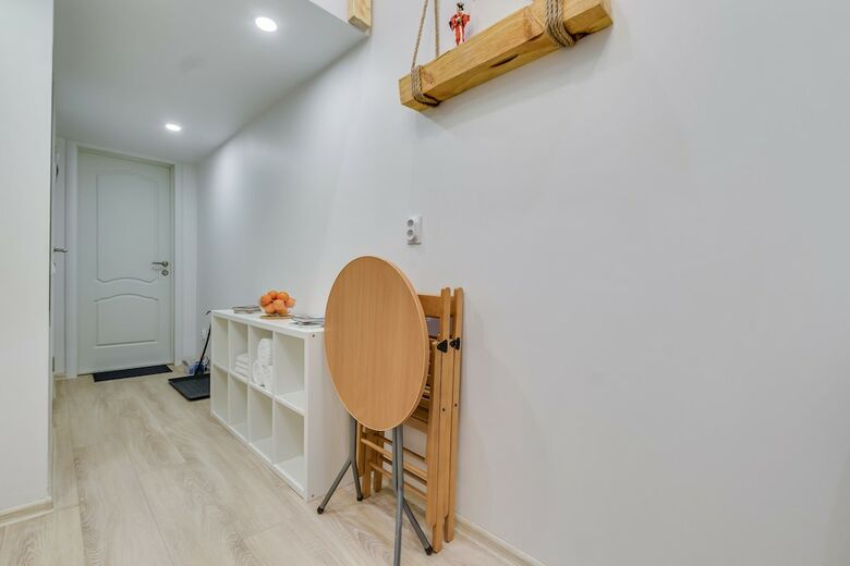 Tomi Apartments