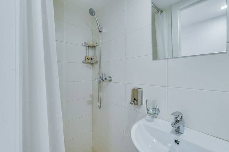 Tomi Apartments