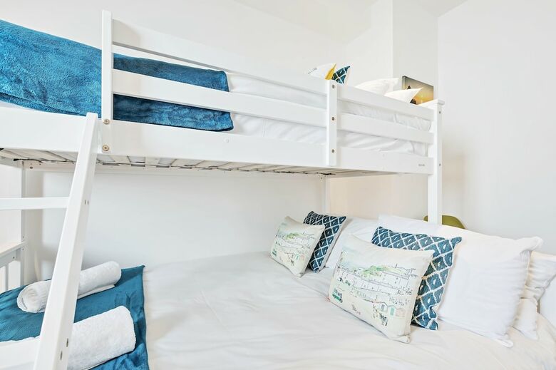 Apartamentos Seaview Heights-2 Bedroom Loft Style Apt