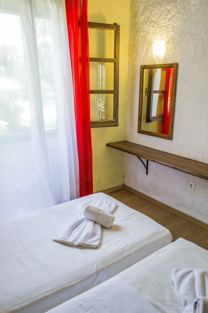 Residencia Folies Corfu Hotel Apartments
