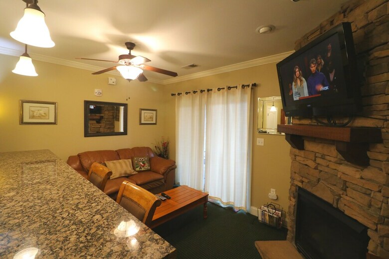 The Peaks At Summit Manor