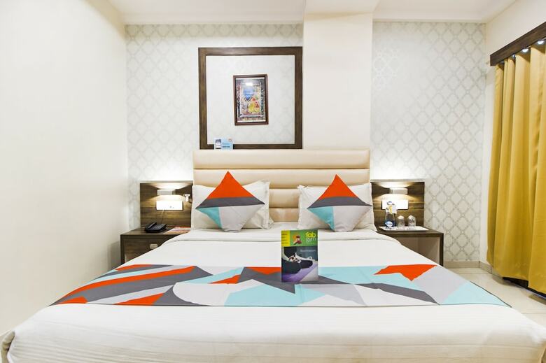 Fabhotel Royal Palace