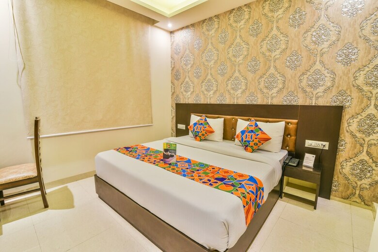 Fabhotel Paragon Suites
