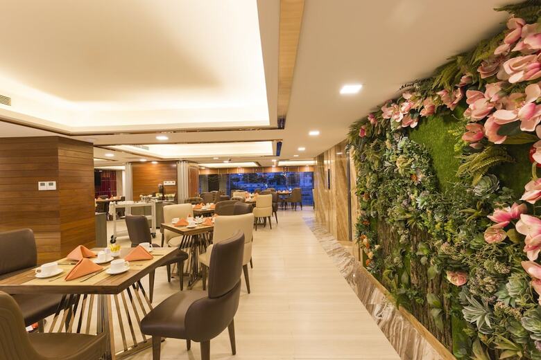 Hotel Winsuites Saigon