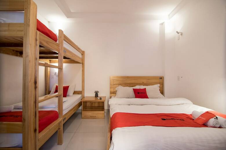 Hostal Reddoorz @ Bui Vien Walking Street - Hostel