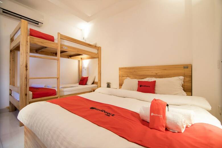 Hostal Reddoorz @ Bui Vien Walking Street - Hostel