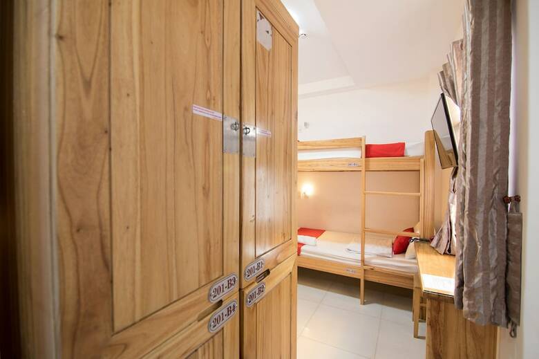 Hostal Reddoorz @ Bui Vien Walking Street - Hostel