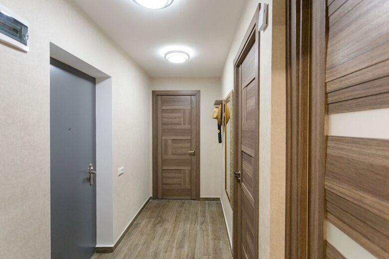 Falcon Apartments - Metro