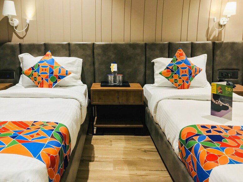 Fabhotel Pinnacle Grand