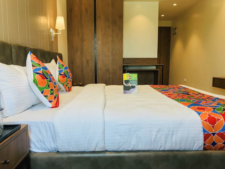 Fabhotel Pinnacle Grand