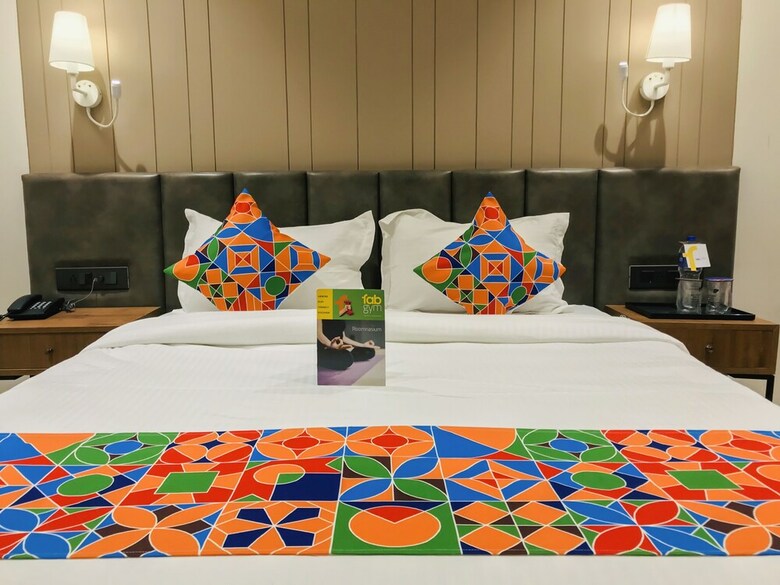 Fabhotel Pinnacle Grand