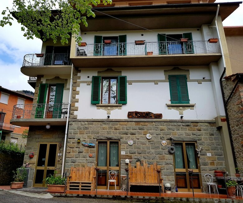 Hotel Albergo Pensione Tesi