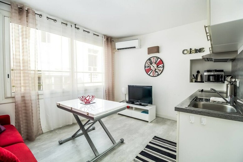 Apartment 4 People, 20 Meters From The Croisette!