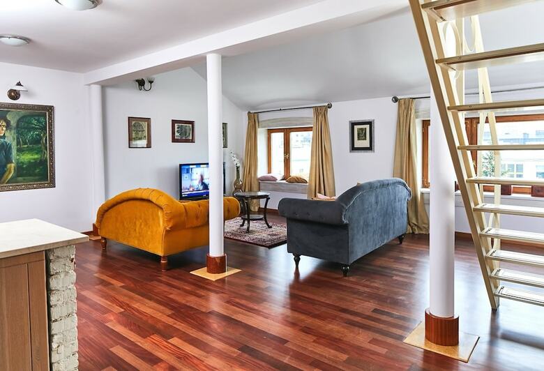 Rozana 2-floor Apartment