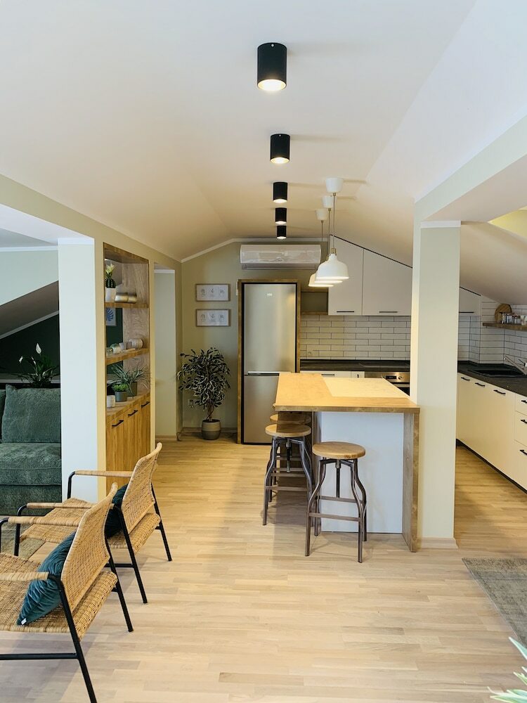 Apartamentos Golden Eagle