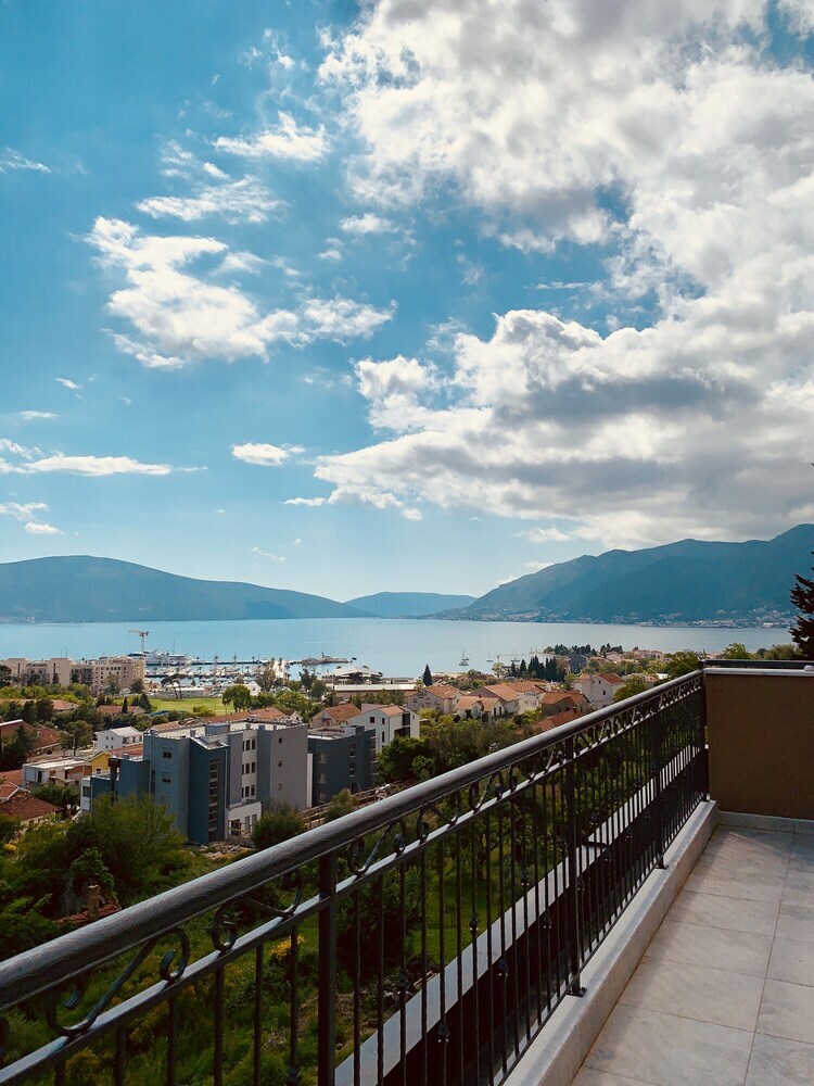 Apartamentos Golden Eagle