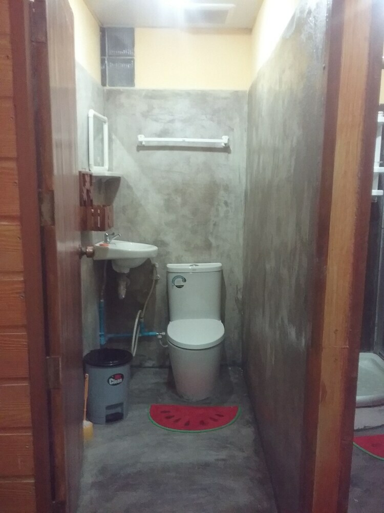 Hostal Arunrat Guesthouse