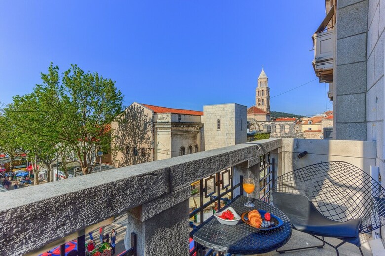 Apartamentos Palace Porta Argentea - Adults Only