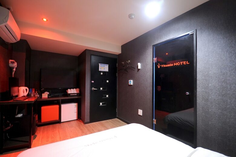 Vitamin Hotel