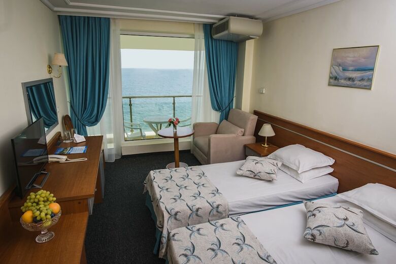 Marina Hotel-all Inclusive In Sunny Day Resort