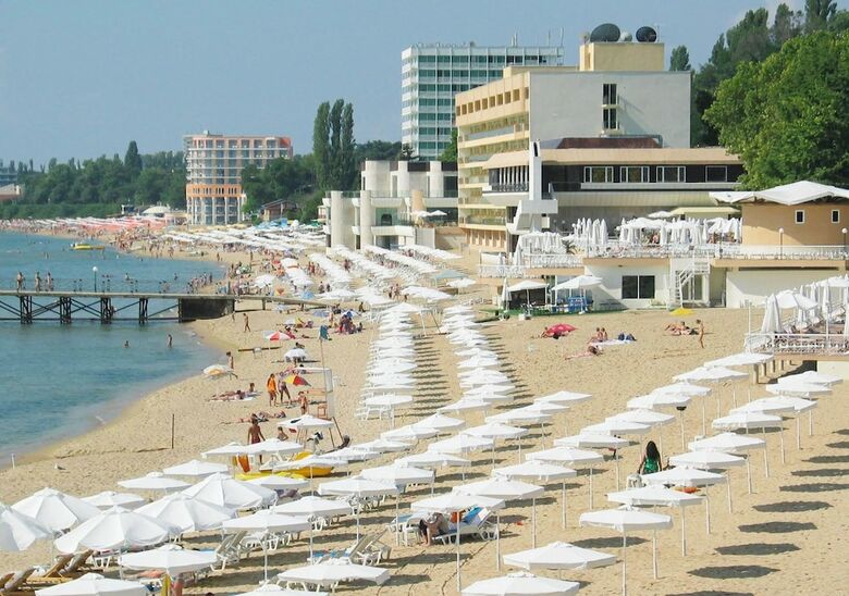 Palace Hotel-all Inclusive In Sunny Day Resort