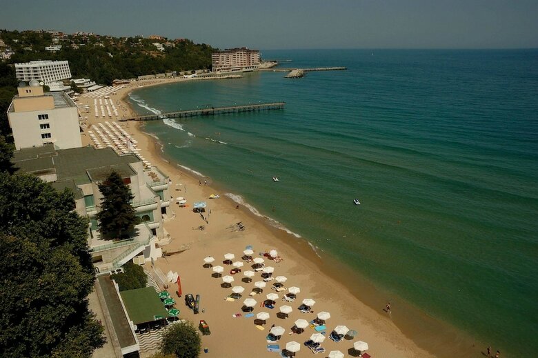 Palace Hotel-all Inclusive In Sunny Day Resort